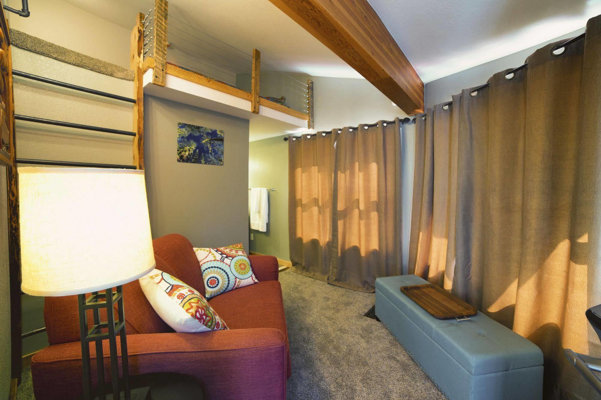 Ski Inn เกิร์ดวูด ภายนอก รูปภาพ