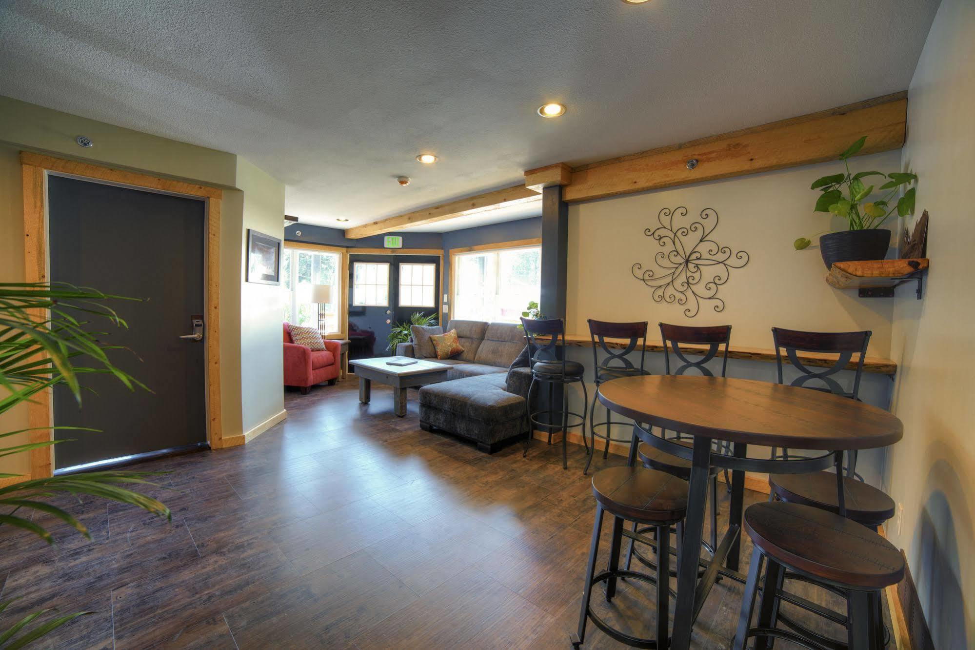 Ski Inn เกิร์ดวูด ภายนอก รูปภาพ