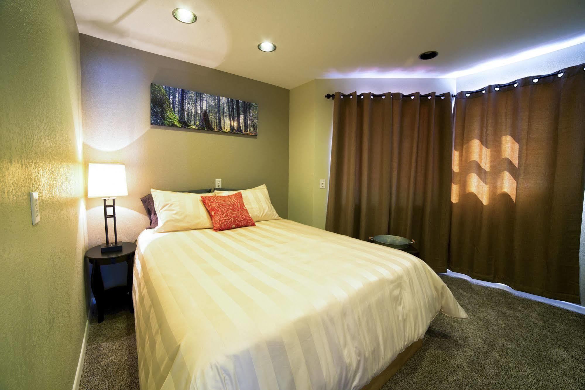 Ski Inn เกิร์ดวูด ภายนอก รูปภาพ
